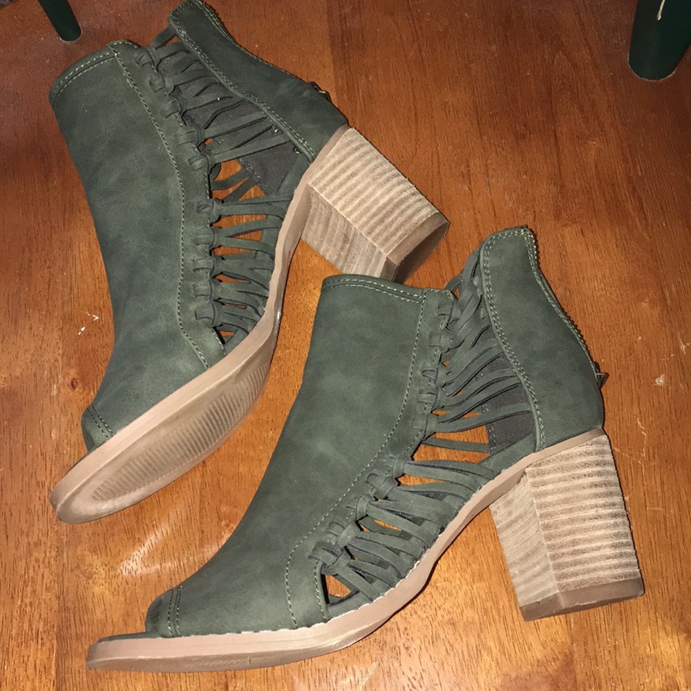 Hunter green peep toe heel
